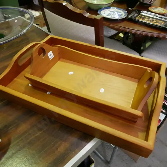 2x wooden trays