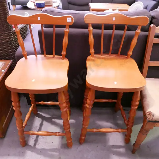 2x stools