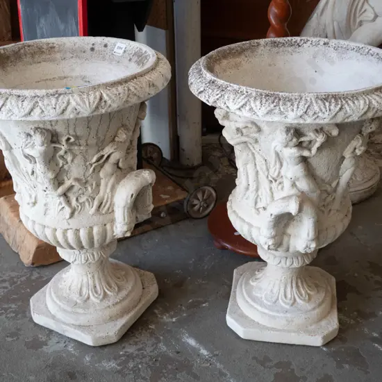 pair of cast concrete garden urns with classical forms H-580 Diam-400