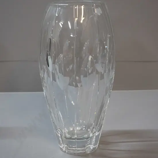 large heavy Stuart crystal vase with fluted decoration H-320 D-120