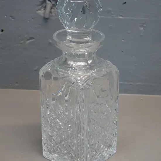 heavy cut crystal stoppered decanter H-275