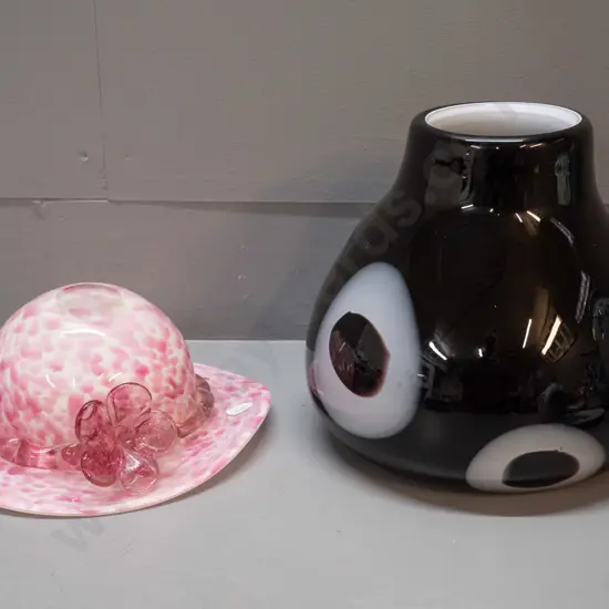 2 art glass items - heavy white lined dark red and white vase H200 D210 and a mottled pink and white hat bowl