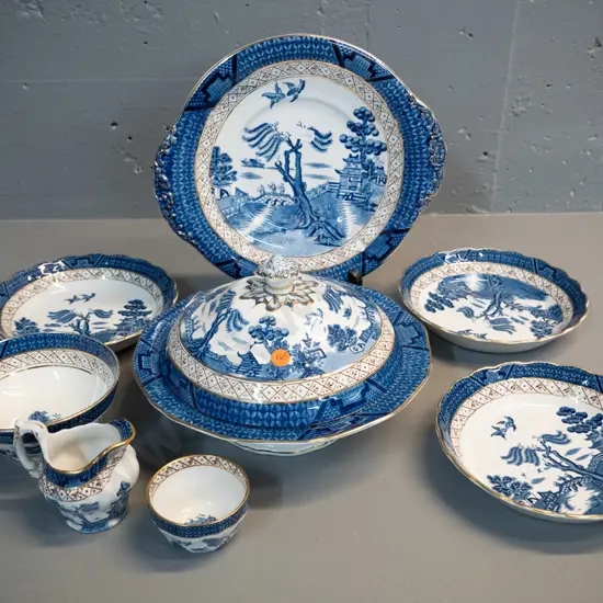 8 assorted pieces Booth's Real Old Willow dinnerware - including lidded veg, serving plate, cream, sugar, etc.