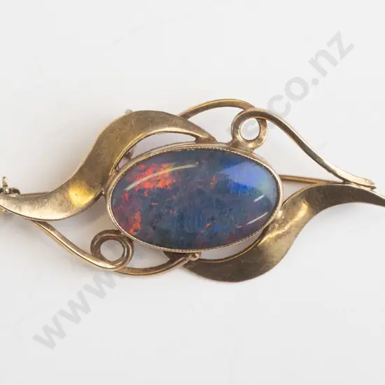 opal brooch stamped 9ct safety chain broken