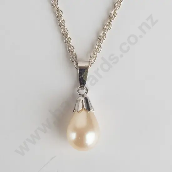 pearl necklace stamped 925