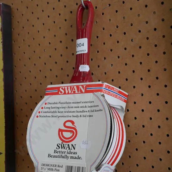 as-new Swan enamel saucepan - small