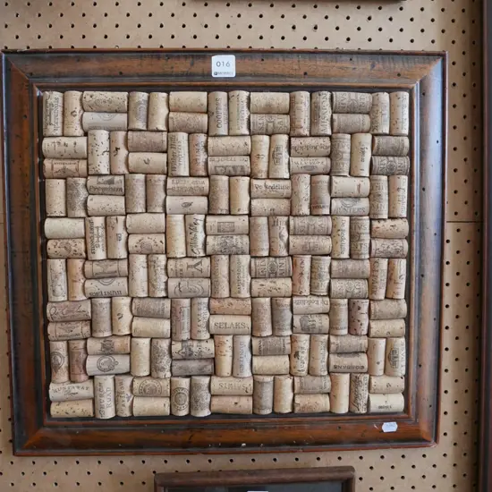 wall mounted cork board