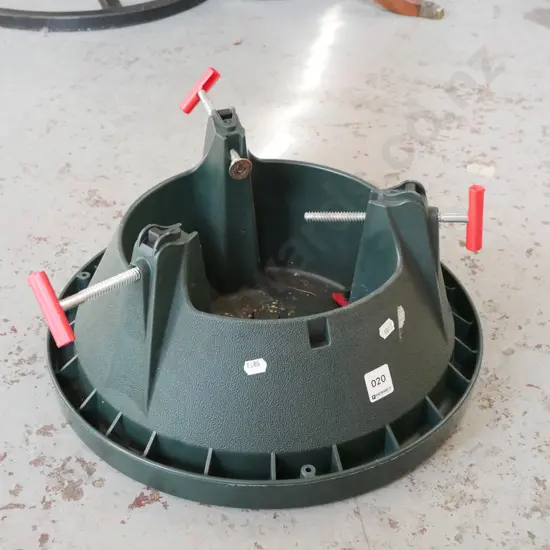 green plastic Xmas tree stand