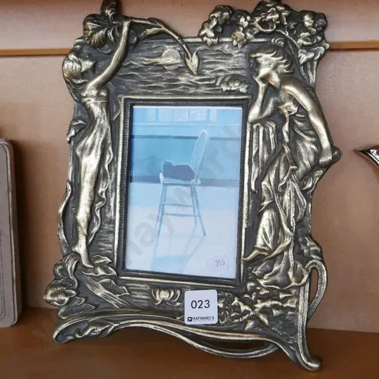 cast brass art nouvaeu style photo framed H-570