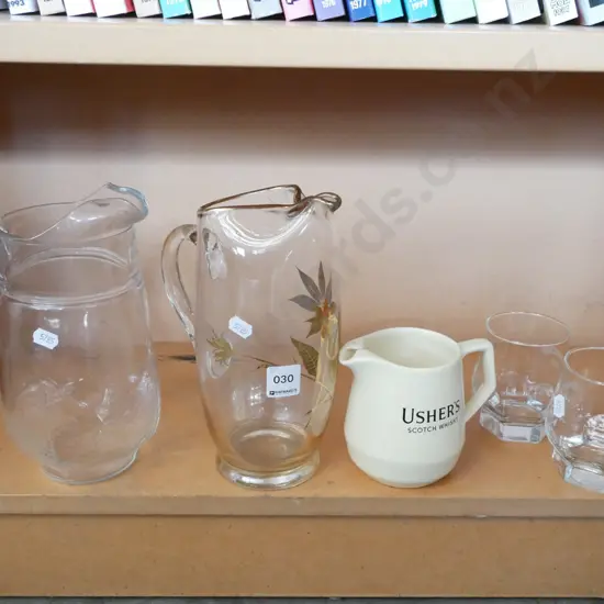 2x water jugs, 2x tumblers, small whisky jug