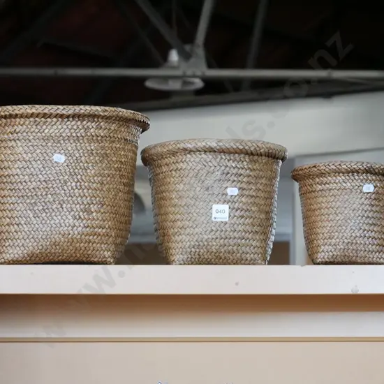 3x woven graduated baskets