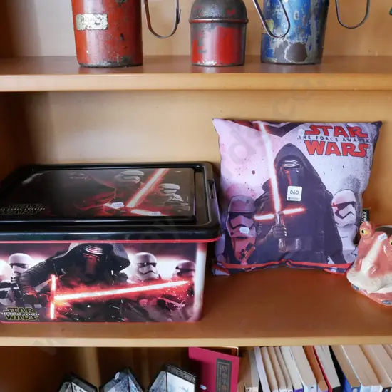 Star Wars storage tub, pillow, Jar Jar Binks cup