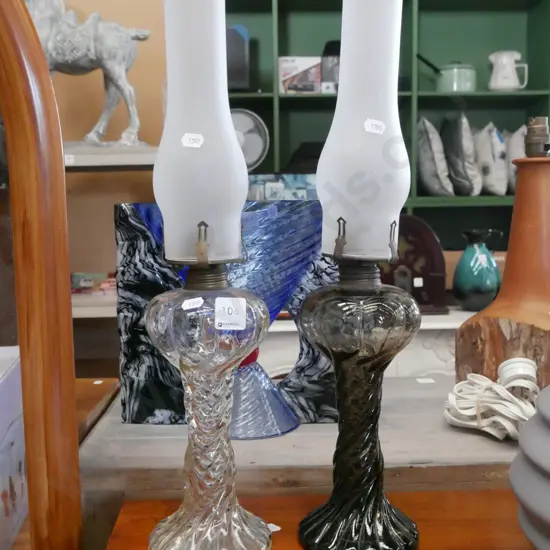 2x glass kerosene lanterns Overall H-510