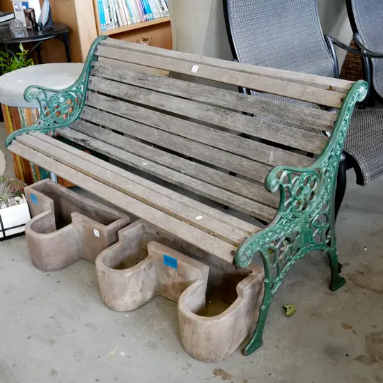 cast iron ended bench seat - missing 1 rail