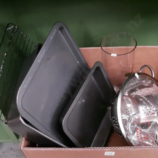 box; oven dishes, colander, pyrex measuring jug etc