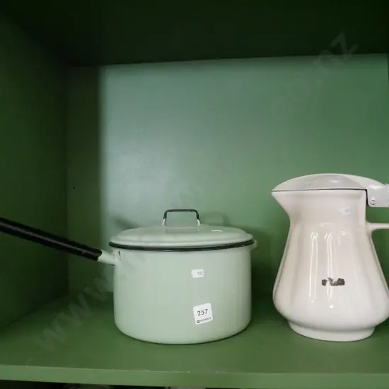 long handled Judgeware enamel pot, ceramic teapot - no cord, has element