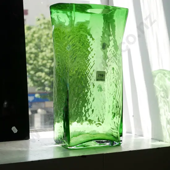 green glass vase H-340