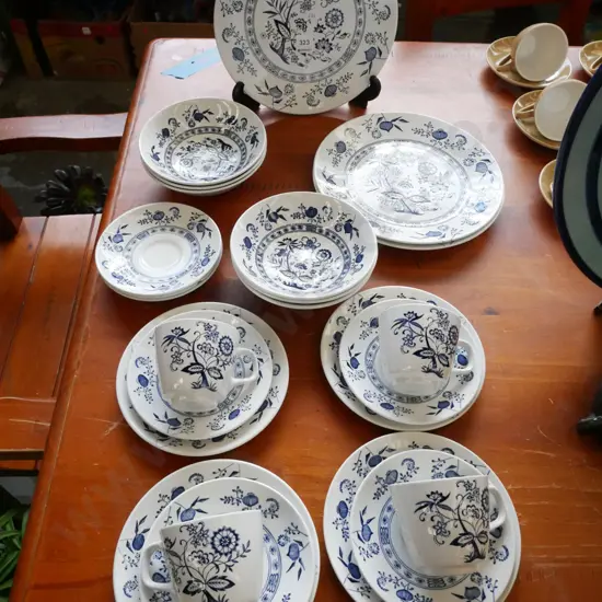 Meakin blue and white floral plates, bowls etc