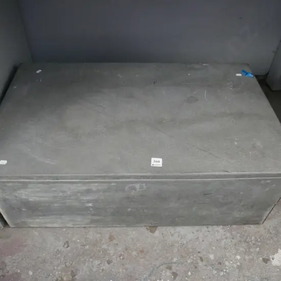 metal storage chest H-280 W-770 D-470