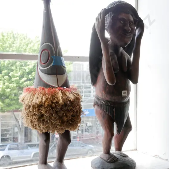 2x wooden ethnic ornaments H-730