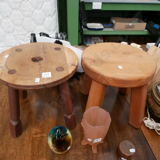 2x wooden stools