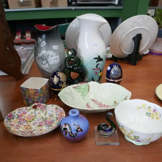 vases, Carlton bowl, Royal Winton dishes Vase H-230