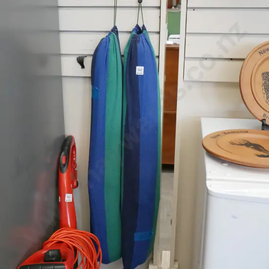 2x hammocks