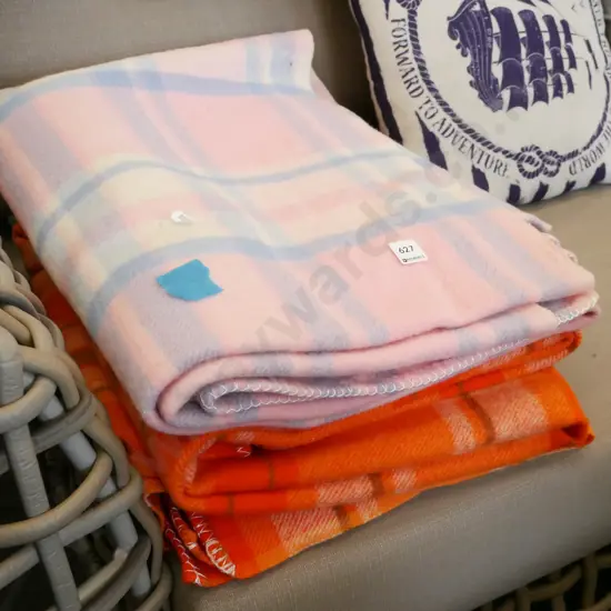 2x checked woollen blankets