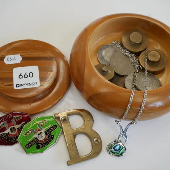 sovereign ware trink box & contents; brass weights, necklace, coins etc