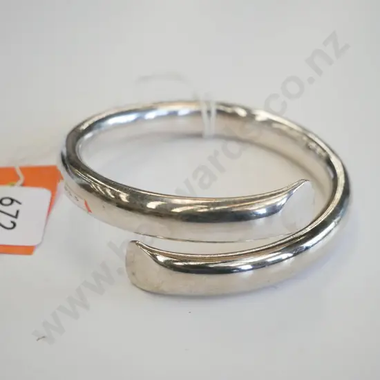 silver bangle 