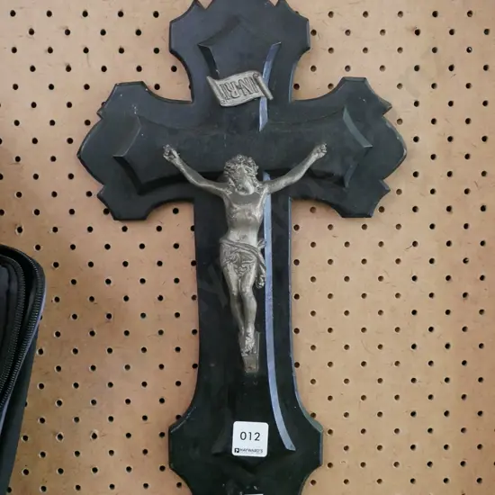 crucifix  H-400