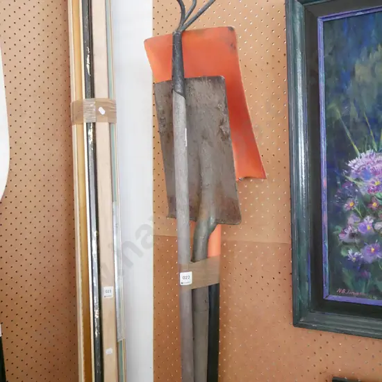 plastic shovel, spade, cultivator