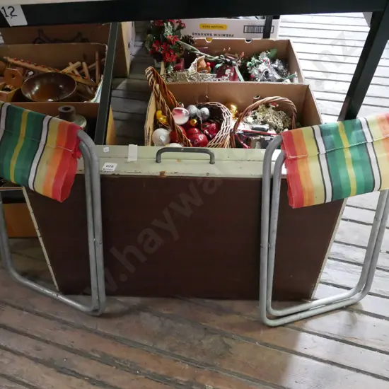 vintage folding picnic table and 2x chairs