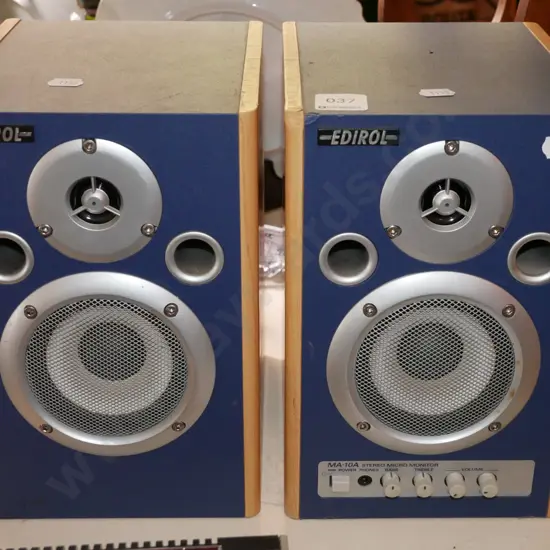 pair of Edirol bookcase speakers