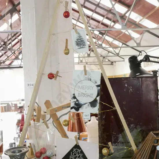 wood framed Xmas card holder H-800