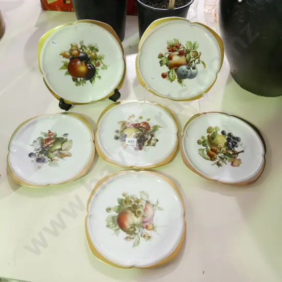 6x autumn fruits cabinet plates