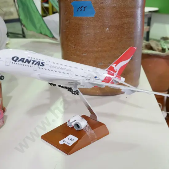 Qantas model plane