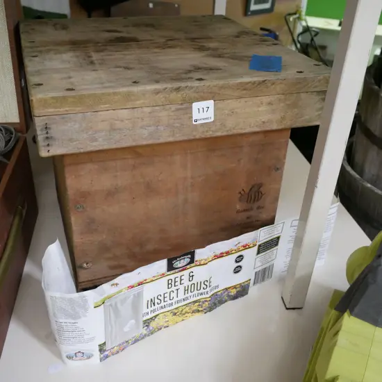 insect and bee house H-320