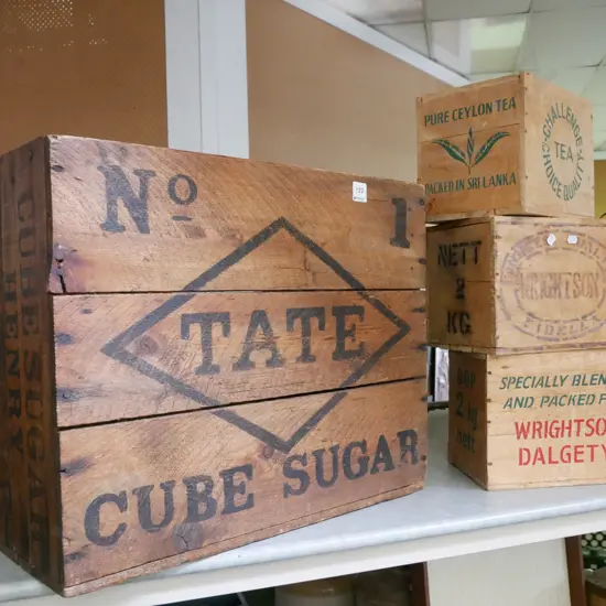 1x Tate Cube sugar box, 3x tea boxes