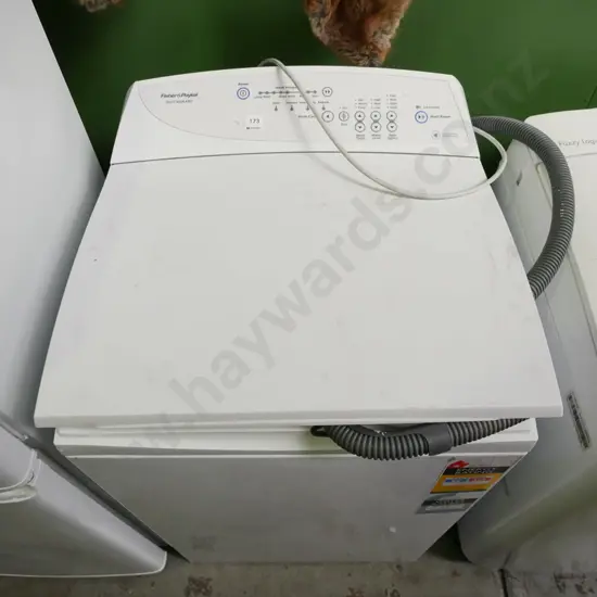 F&P Quicksmart top loader washing machine