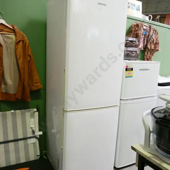 Samsung fridge/freezer H-1770 W-600 D-620