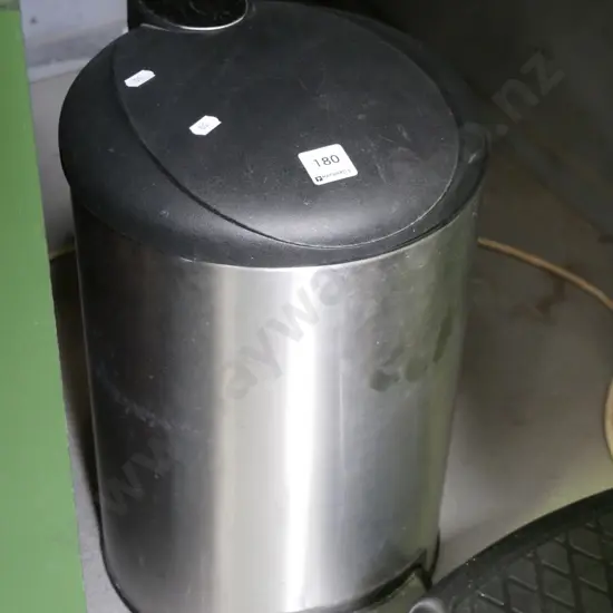 flip top rubbish bin