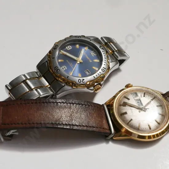 2x wristwatches