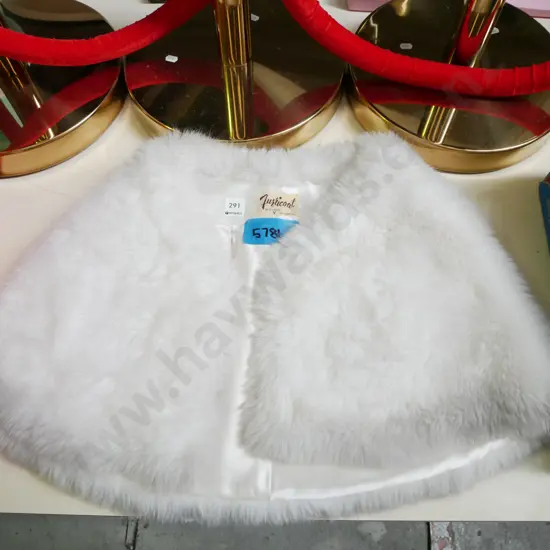 white faux fur stole
