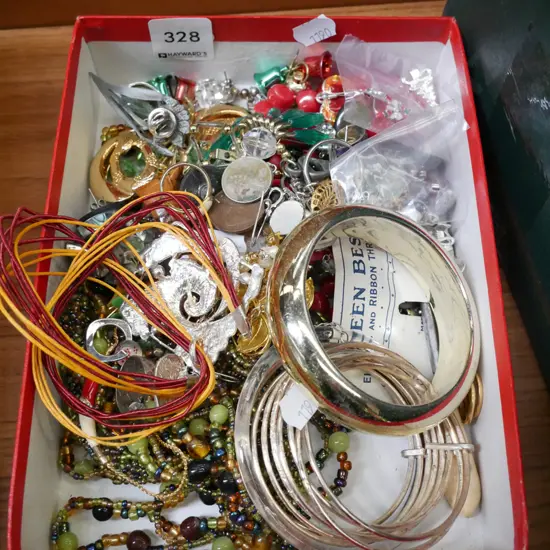 small tray of costume jewellery