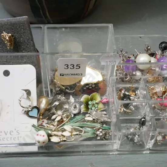 small desk top organiser and contents