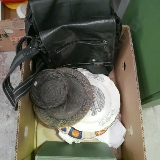 box; 2 x carry bags, Asian plate & bowl, plates etc
