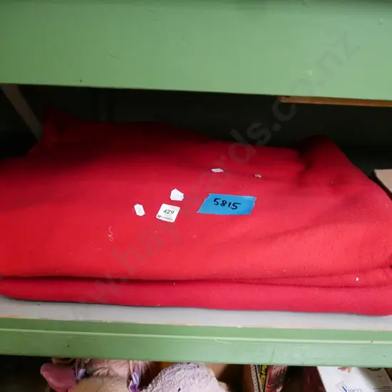 2x polar fleece blankets