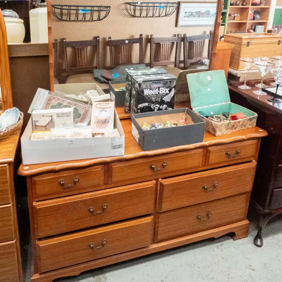 mahogany 7-drawer mirror-back dresser H-1450 W-1230 D-410