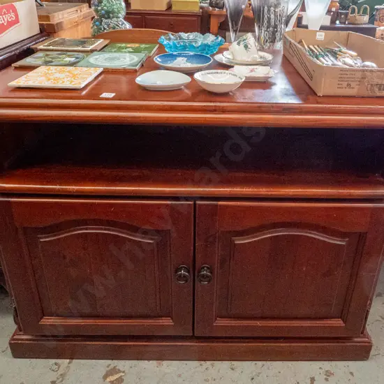 solid pine 2-door entertainment unit H-810 W-1030 D-580